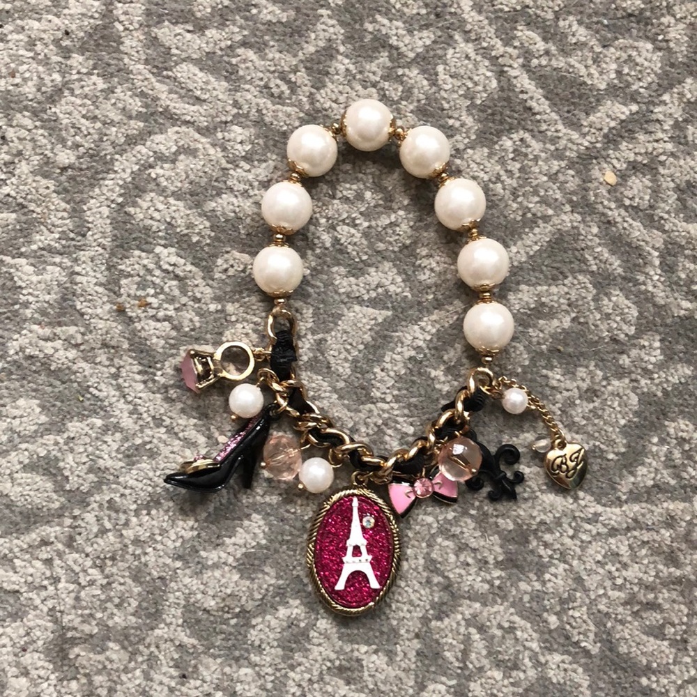 Charm bracelet